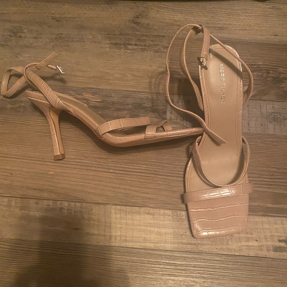 Marc Jacobs strappy heel sandals Size 9